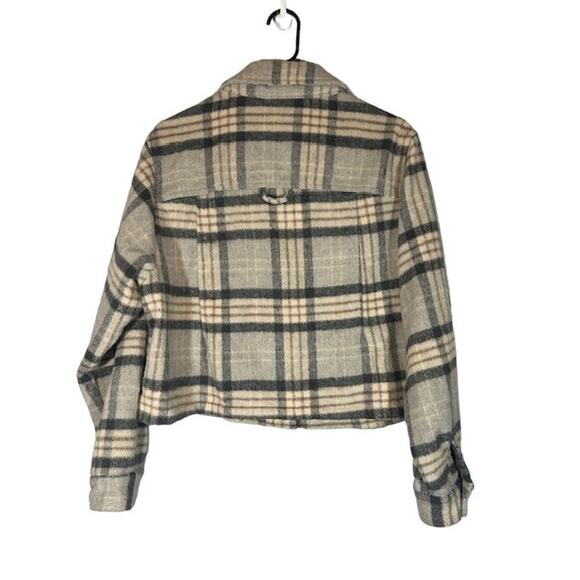 Ashley Gray Plaid Collared Button Front Cropped Shacket Women Sz L - Picture 2 of 10